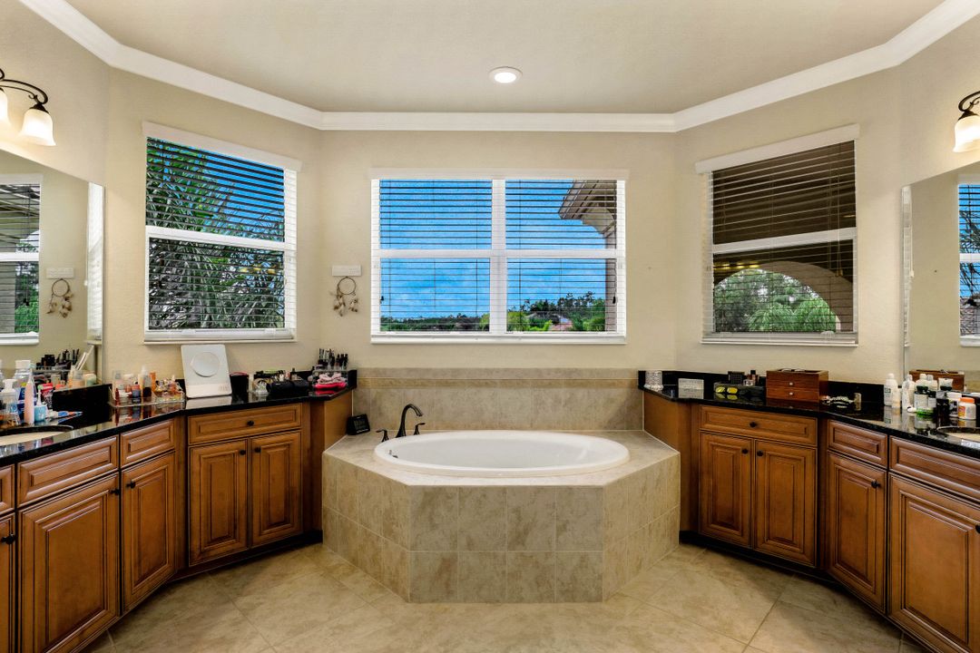 21001 Bosco Ct, Estero, FL 33928