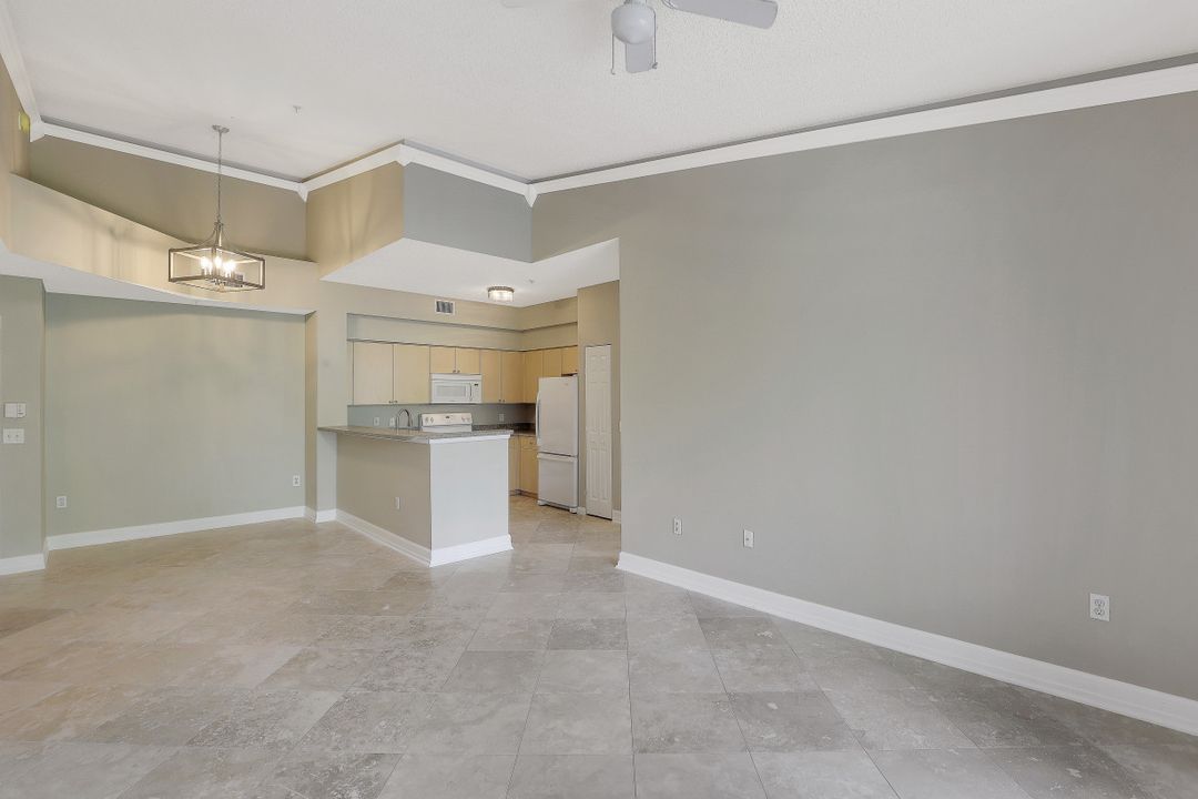 1150 Reserve Way #303, Naples, FL 34105