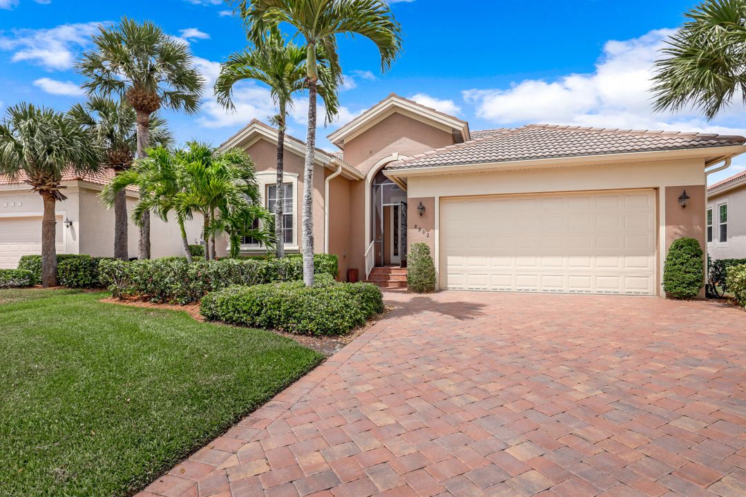 8902 Dartmoor Way, Fort Myers, FL 33908