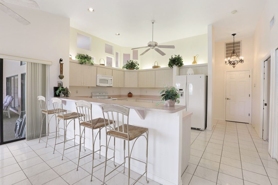 5208 SW 9th Pl, Cape Coral, FL 33914