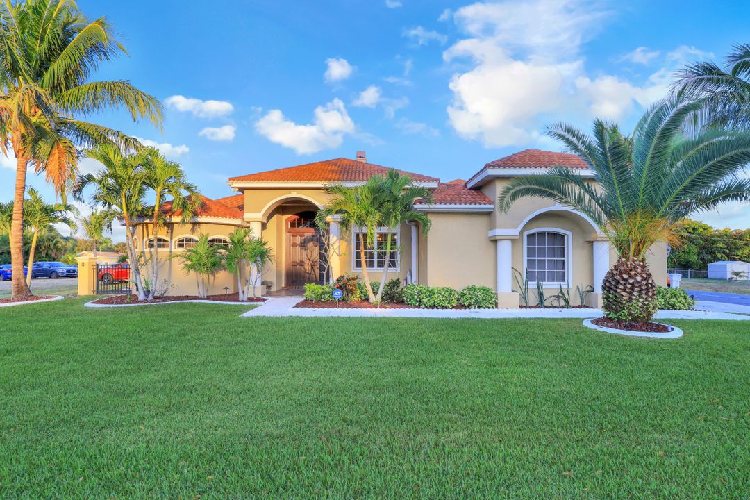 5667 Winkler Rd, Fort Myers, FL 33919