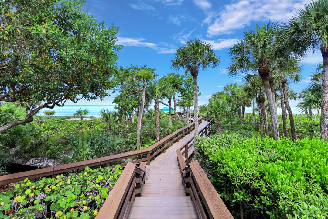 8665 Bay Colony Dr #702, Naples, FL 34108