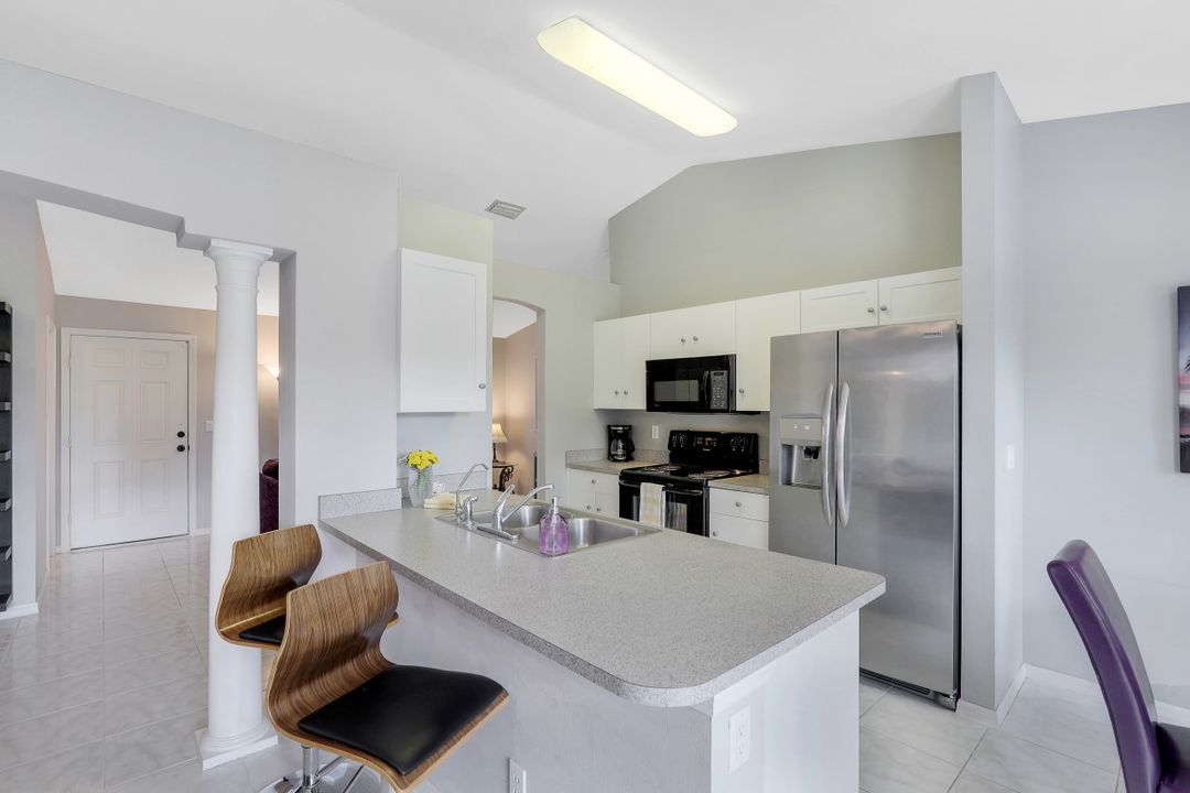 326 SW 19th Ln, Cape Coral, FL 33991