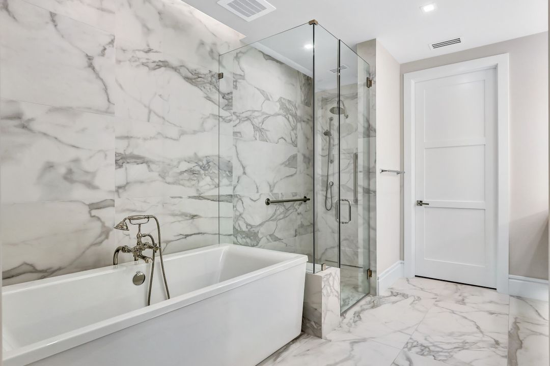 505 5th Ave S #303, Naples, FL 34102