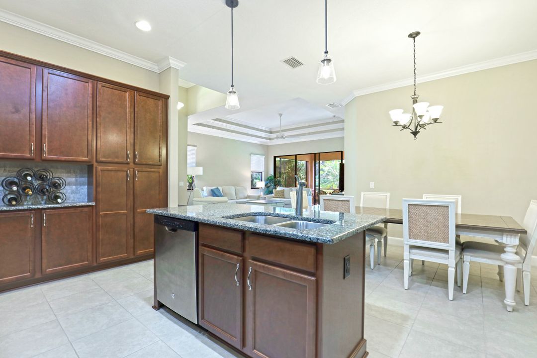 9181 Isla Bella Cir, Bonita Springs, FL 34135