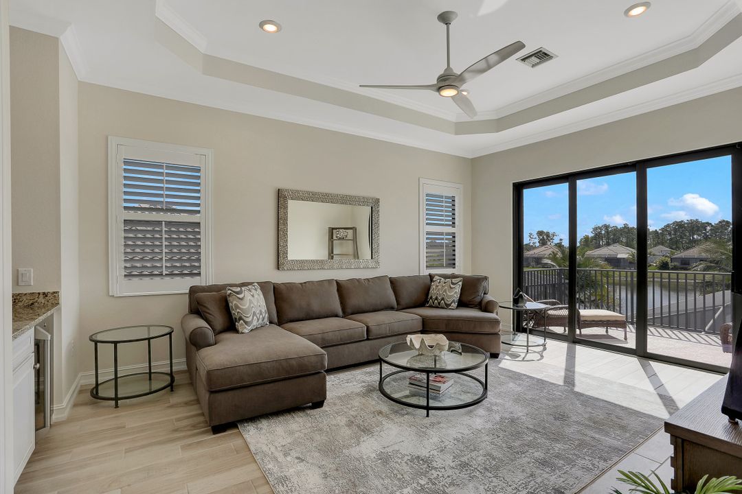 2296 Somerset Pl, Naples, FL 34120