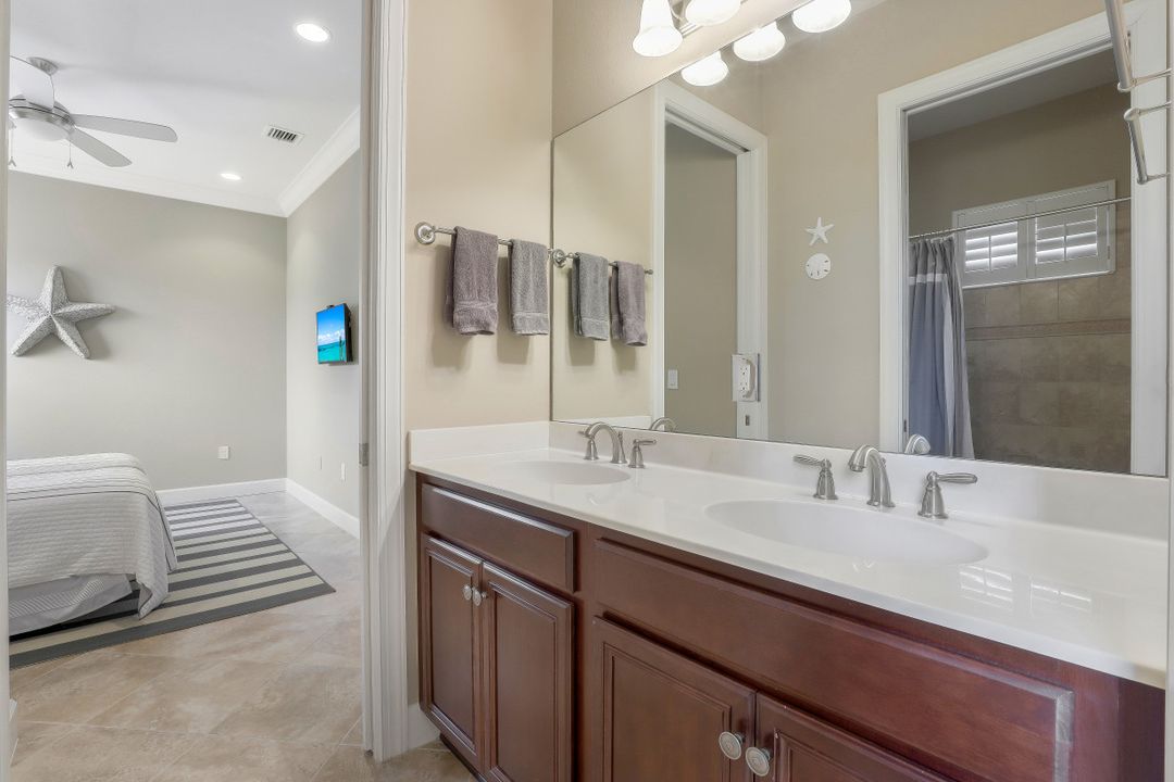 9424 Copper Rock Ct, Naples, FL 34120