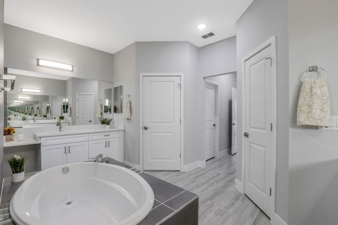 1529 SW 28th Terrace, Cape Coral, FL 33914