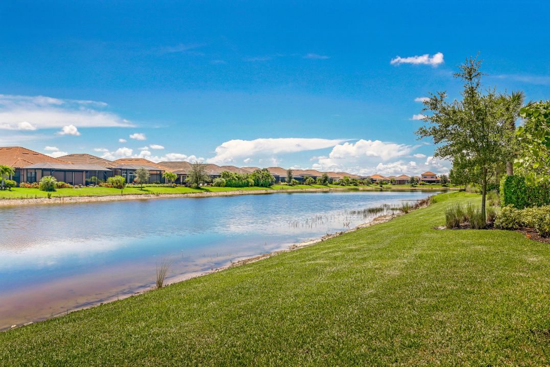 9653 Montelanico Loop, Naples, FL 34119