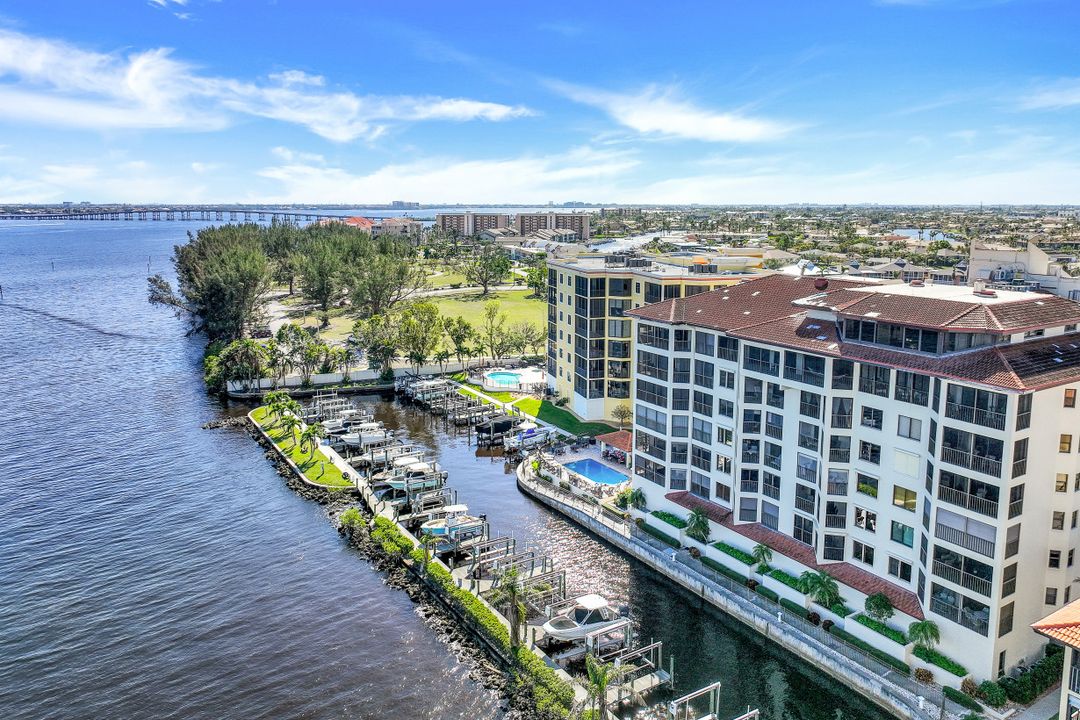 4019 SE 20th Pl #PH, Cape Coral, FL 33904