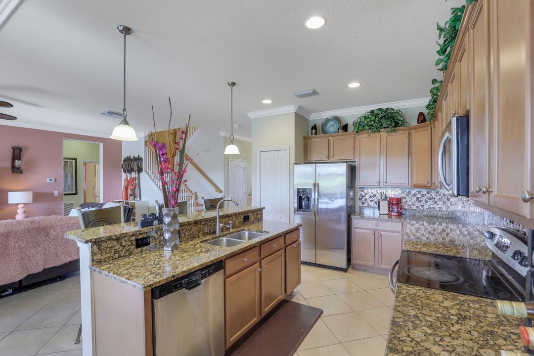 14832 Canton Ct, Naples, FL 34114