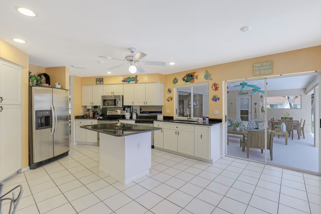 5215 Tamiami Ct, Cape Coral, FL 33904