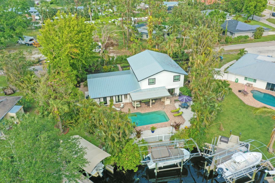 1030 Aqua Ln, Fort Myers, FL 33919