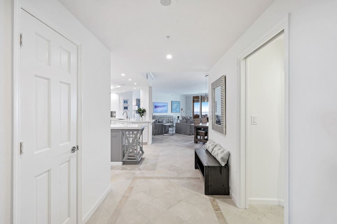 60 Seagate Dr #1204, Naples, FL 34103