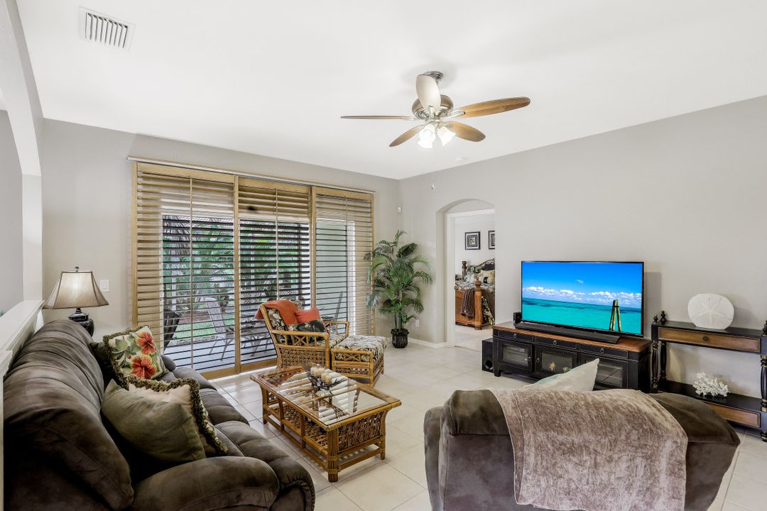 7927 Wexford Dr, Naples, FL 34104