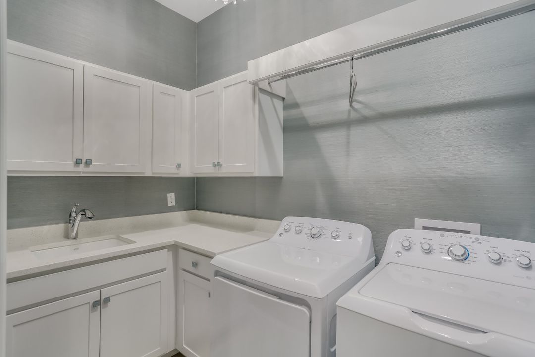 8981 Arrezo Ct, Naples, FL 34119