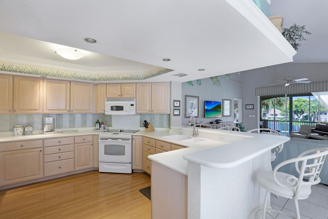 8459 Abbington Cir #9-922, Naples, FL 34108