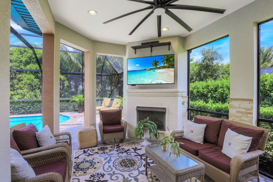 9618 Campanile Cir, Naples, FL 34114