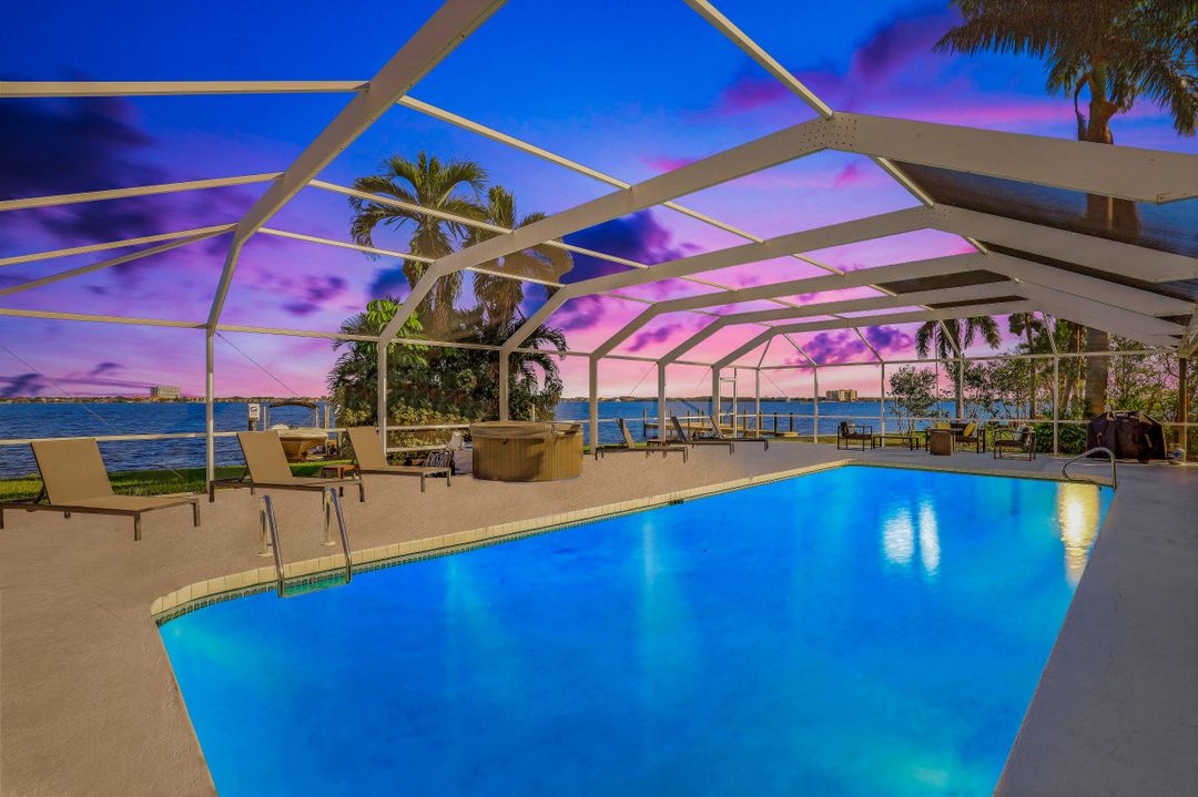 5261 Nautilus Dr, Cape Coral, FL 33904