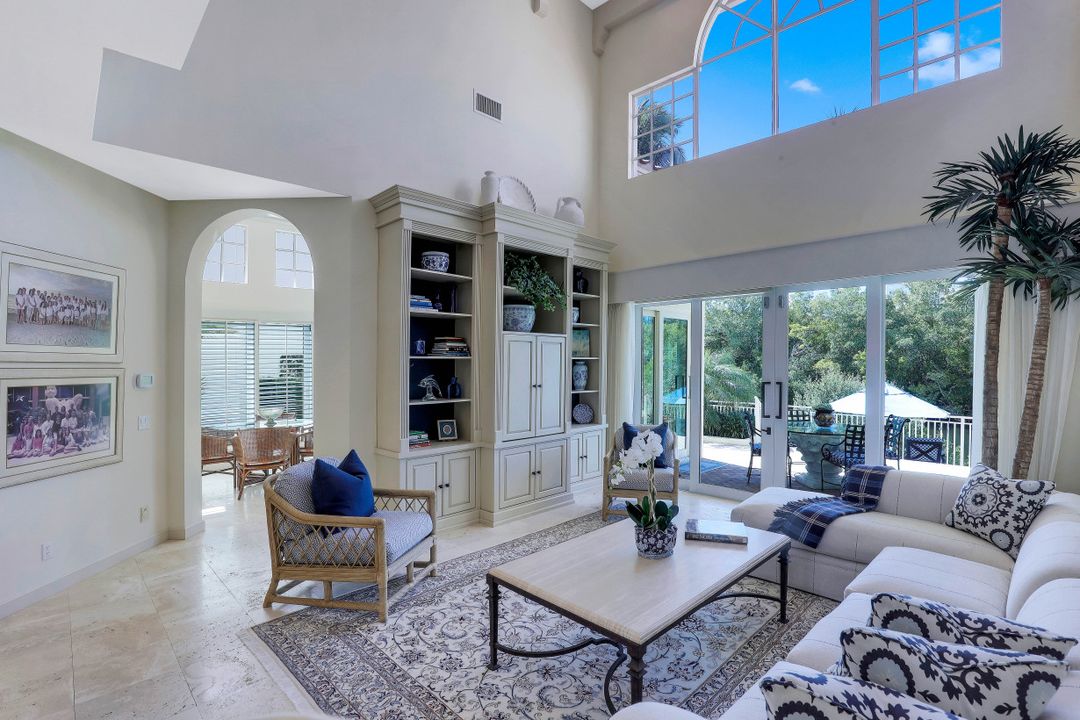 8089 Via Vecchia, Naples, FL 34108