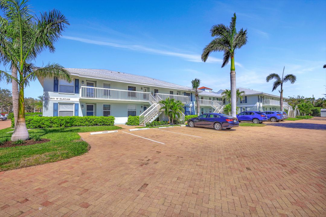 651 W Elkcam Cir #824, Marco Island, FL 34145