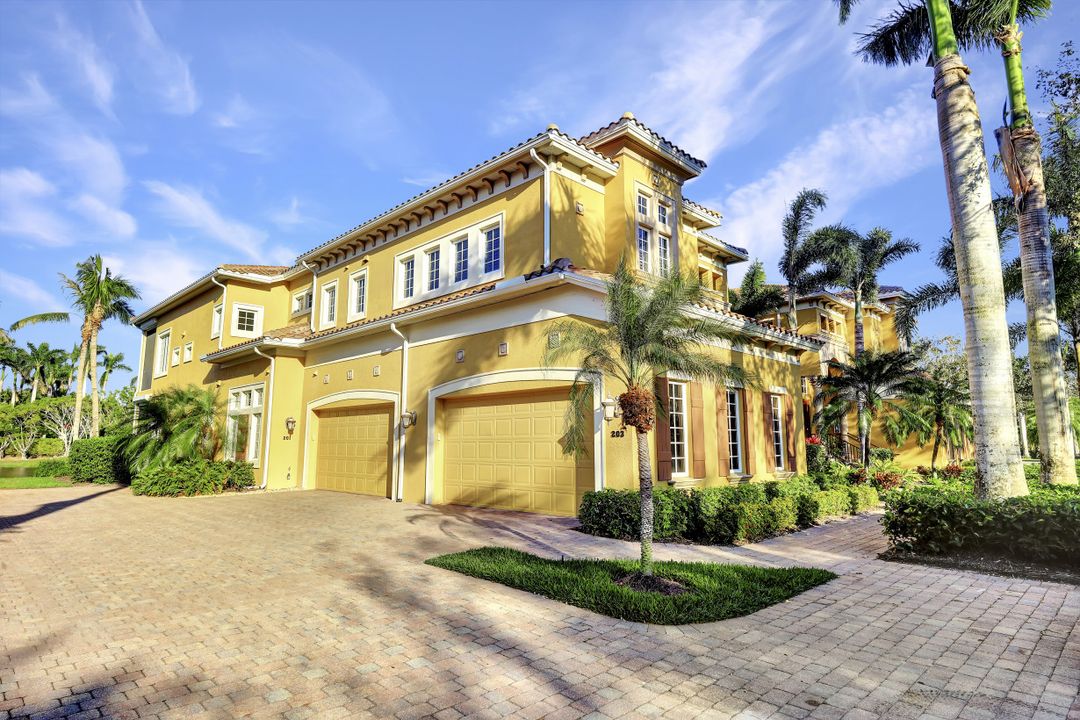 10740 Mirasol Dr #201, Miromar Lakes, FL 33913