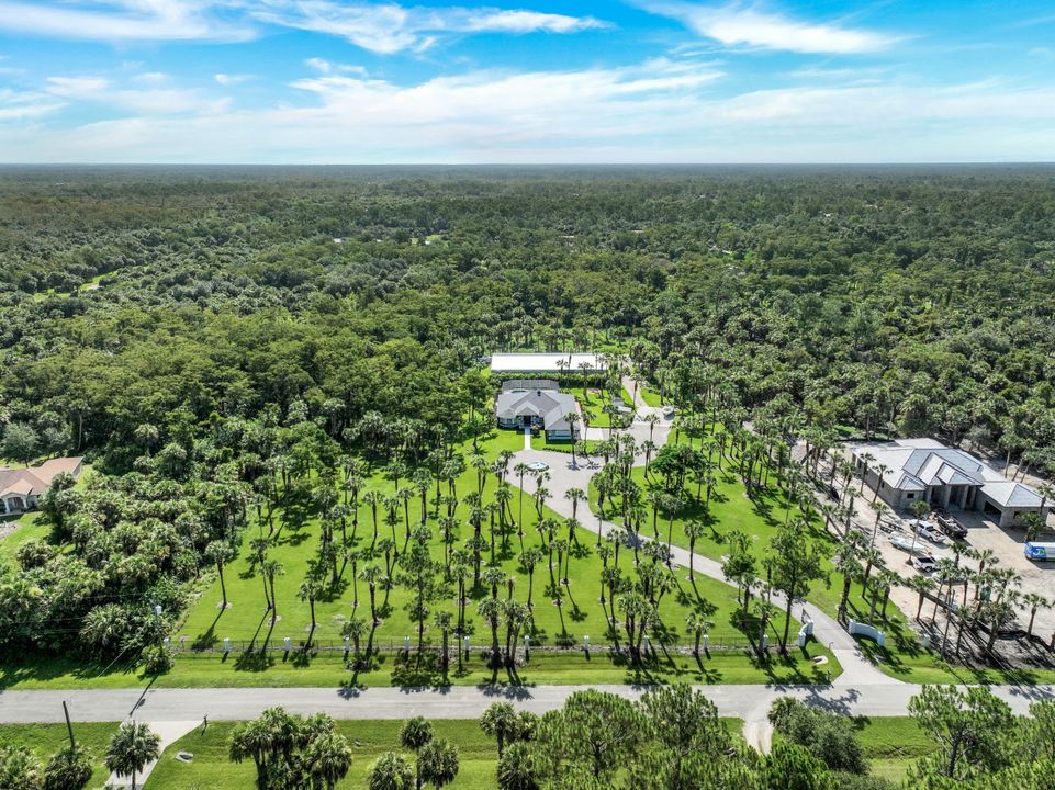 720 17th St NW, Naples, FL 34120