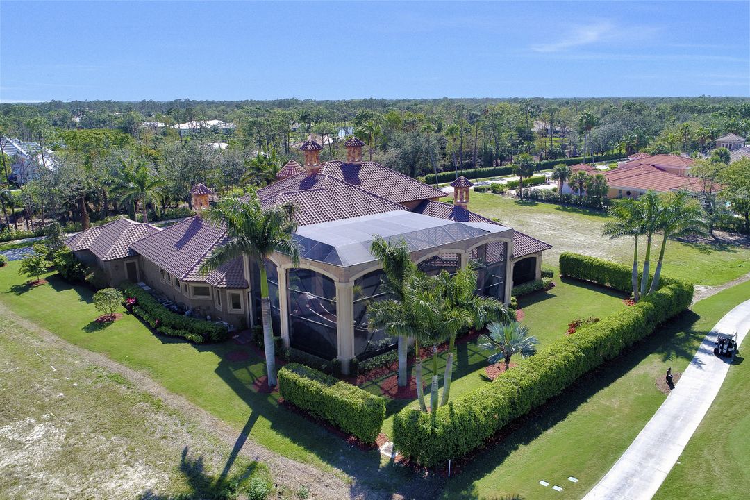 6411 Highcroft Dr, Naples, FL 34119