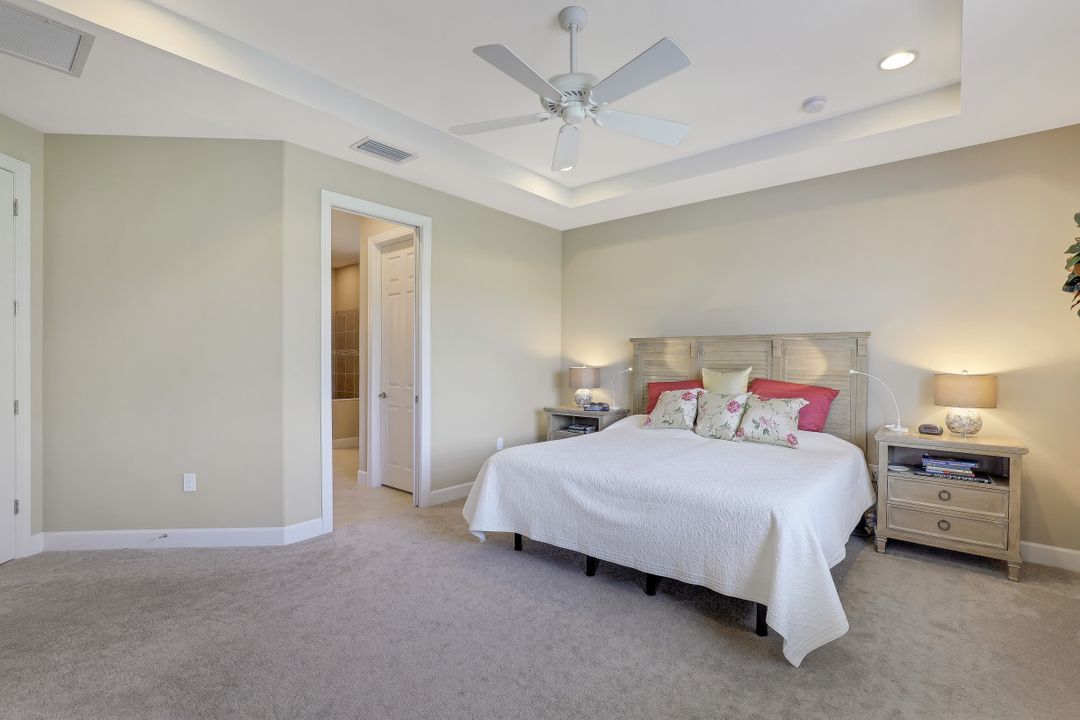 9319 Fieldstone Ln, Naples, FL 34120