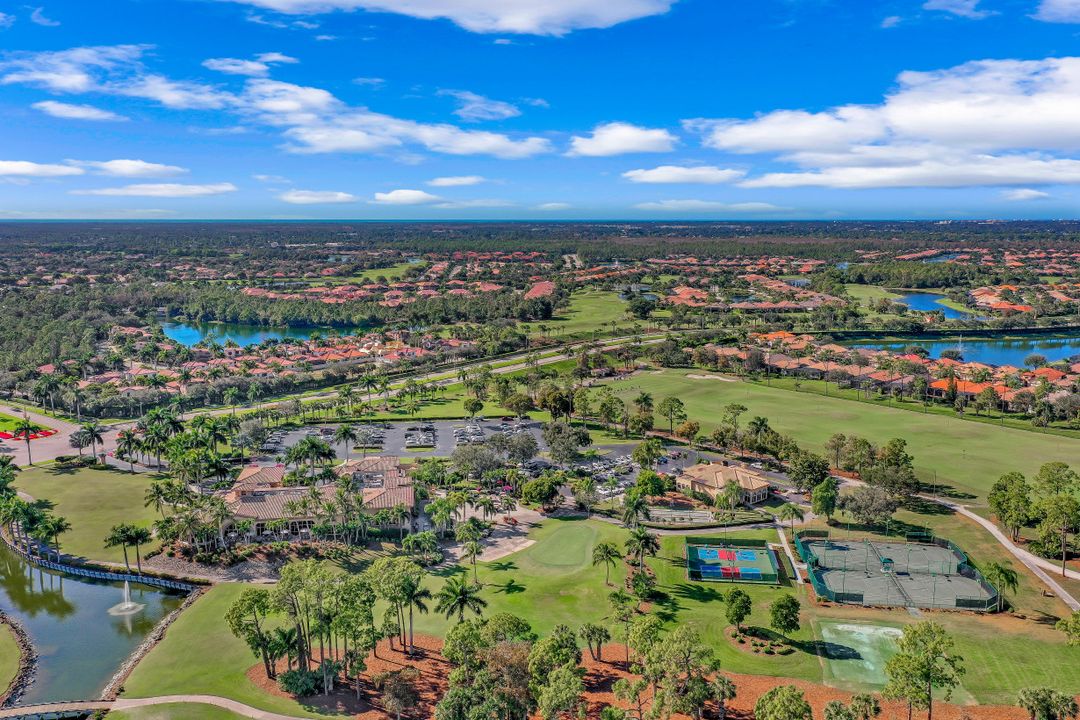 7915 Cordoba Pl, Naples, FL 34113