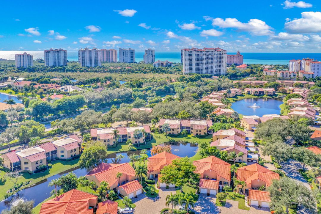 547 Beachwalk Cir, Naples, FL 34108