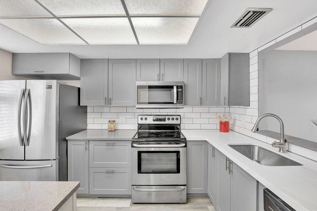 1519 Cape Coral Pkwy W #5, Cape Coral, FL 33914