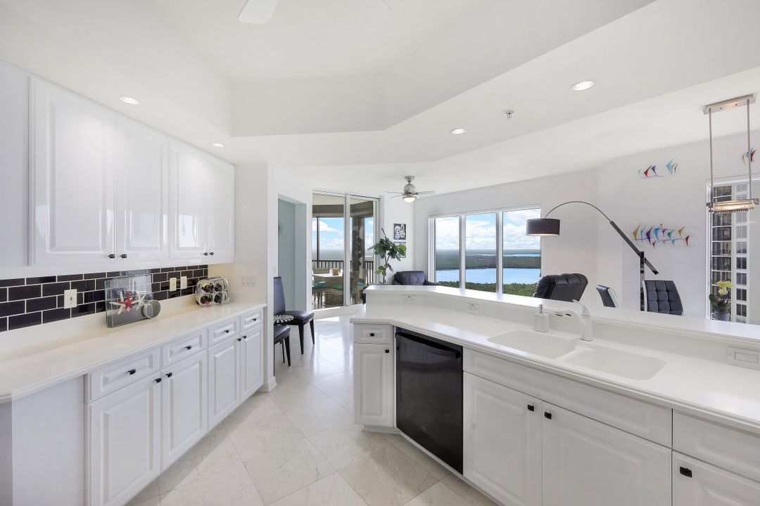 1060 Borghese Ln #1406, Naples, FL 34114