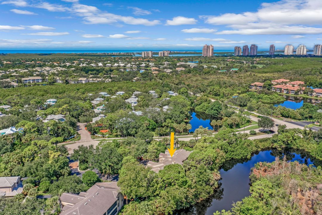 27006 Oakwood Lake Dr, Bonita Springs, FL 34134