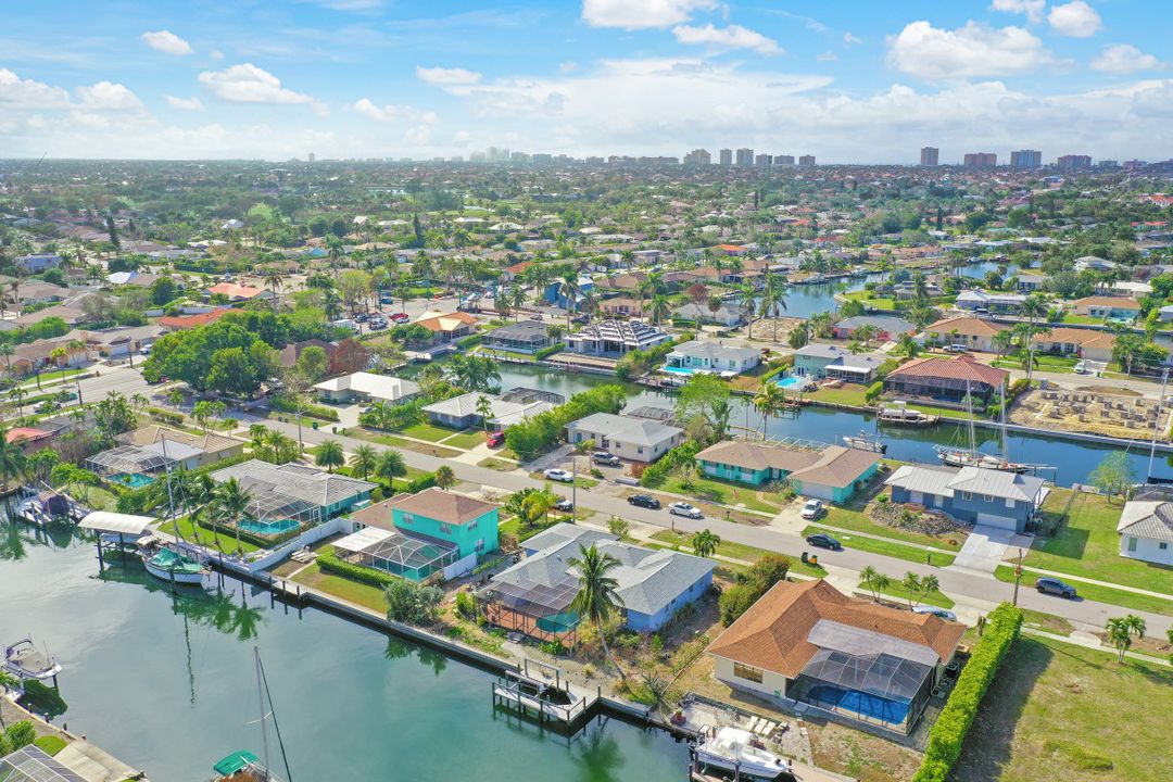 827 Chestnut Ct, Marco Island, FL 34145