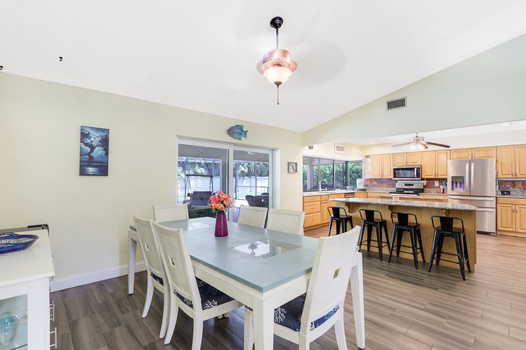 10430 Windsor Way, Naples, FL 34109