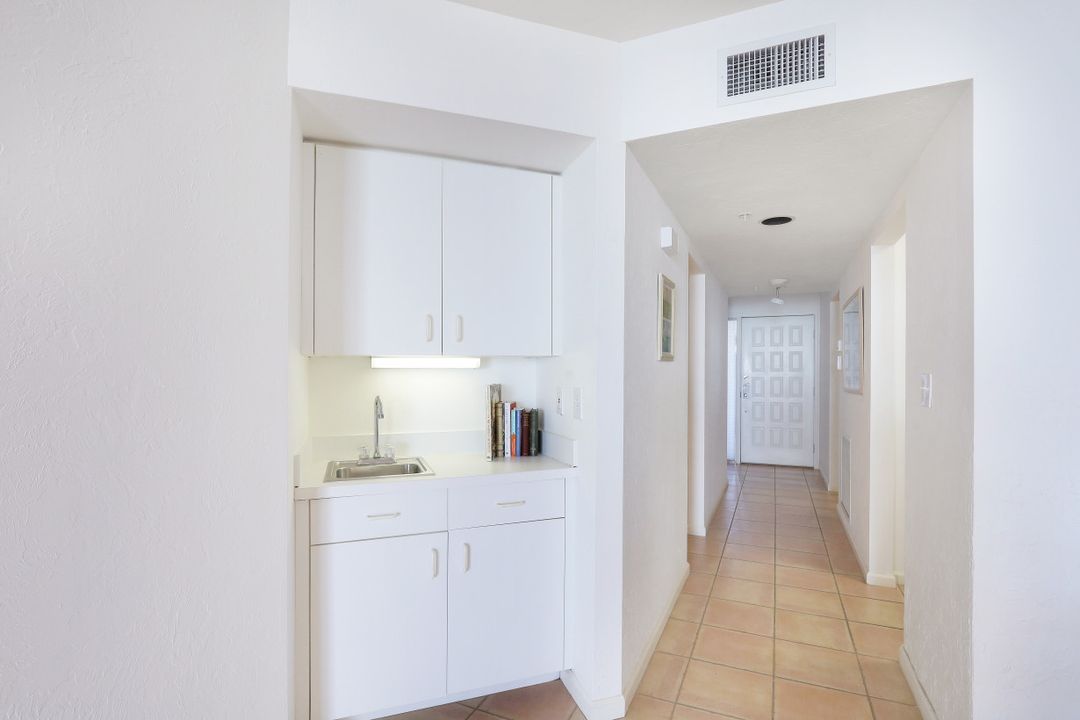 990 Cape Marco Dr #102, Marco Island, FL 34145