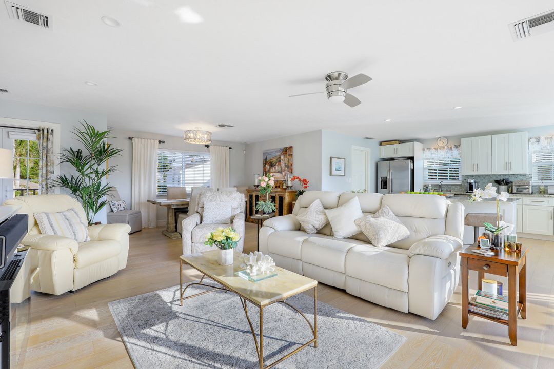 4786 West Blvd #B-201, Naples, FL 34103