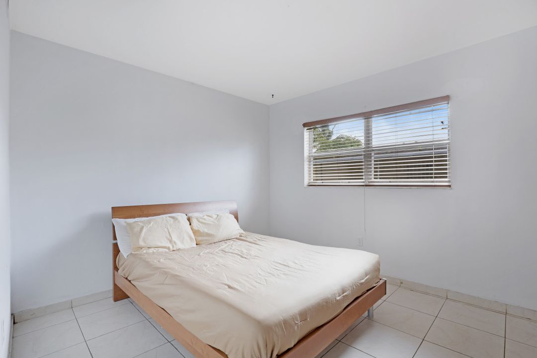 465 NE 114th St, Miami, FL 33161