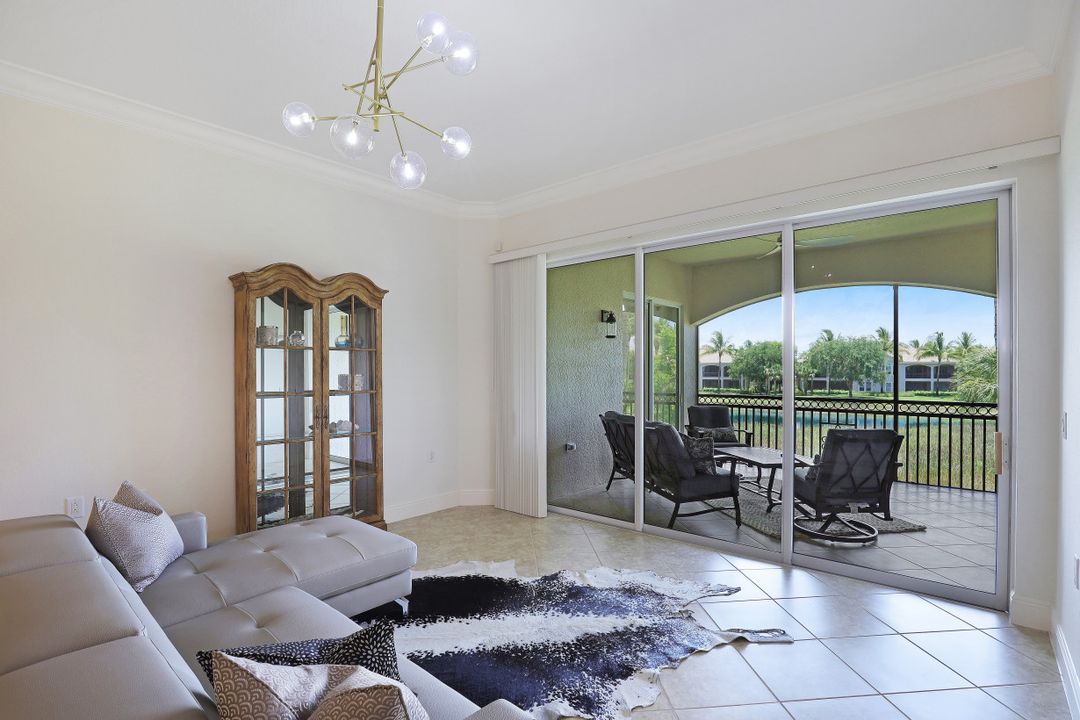 3176 Serena Ln #202, Naples, FL 34114