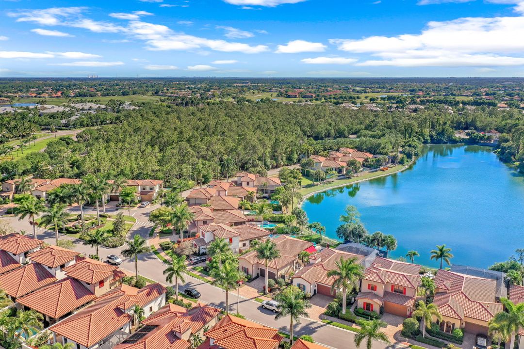 7919 Cordoba Pl, Naples, FL 34113