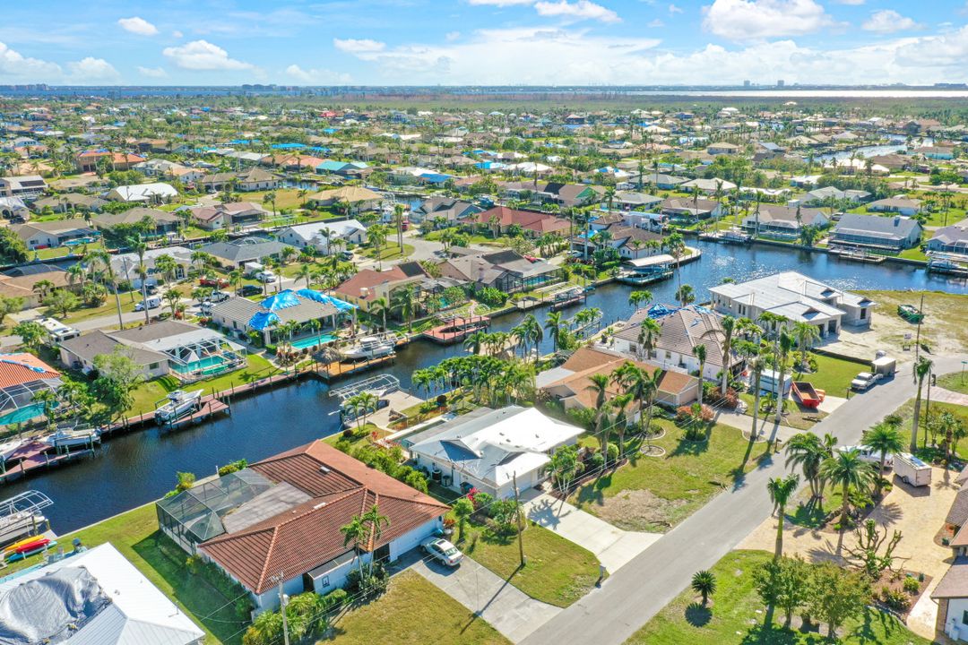 5327 SW 11th Ct, Cape Coral, FL 33914