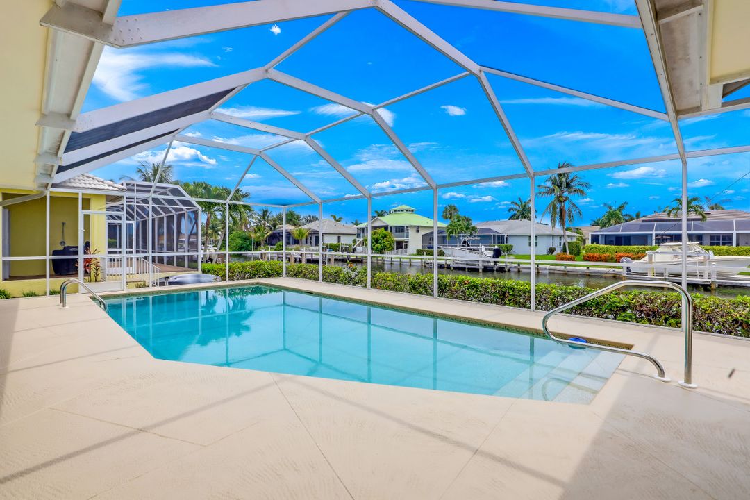 370 Capistrano Ct, Marco Island, FL 34145