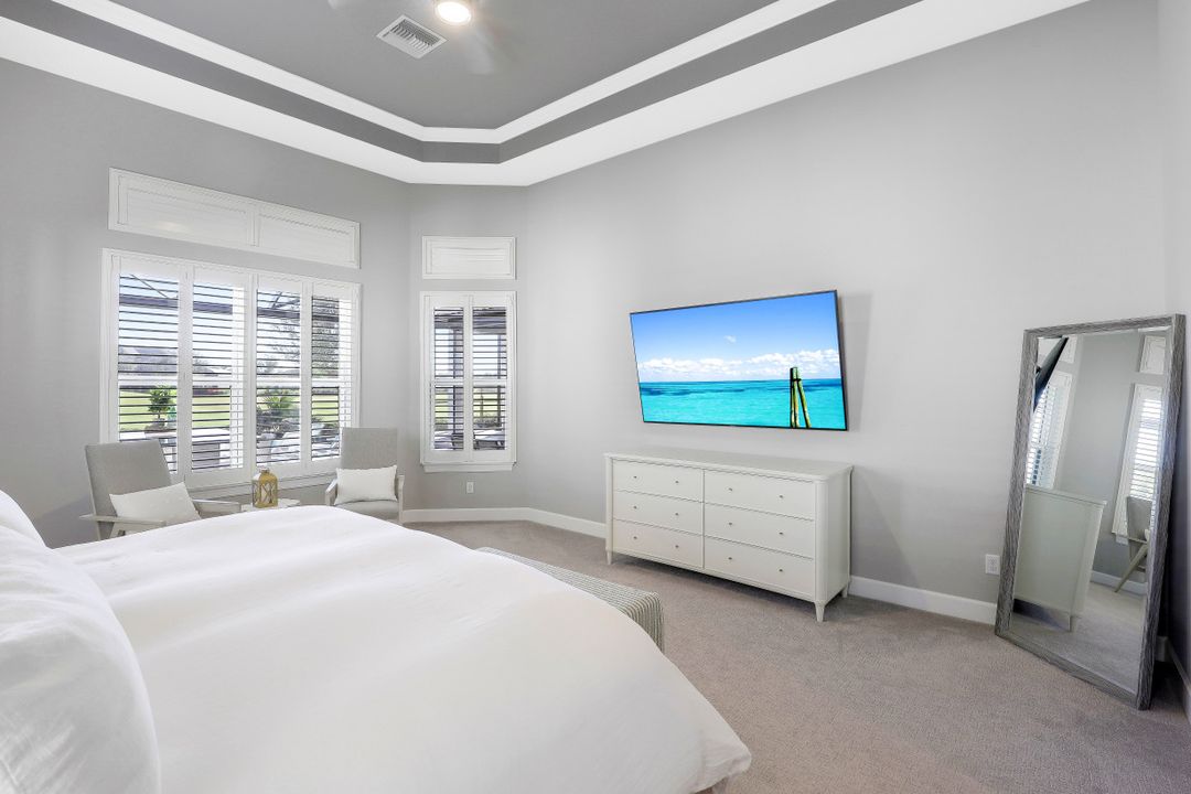 9308 Tulipano Ter, Naples, FL 34119