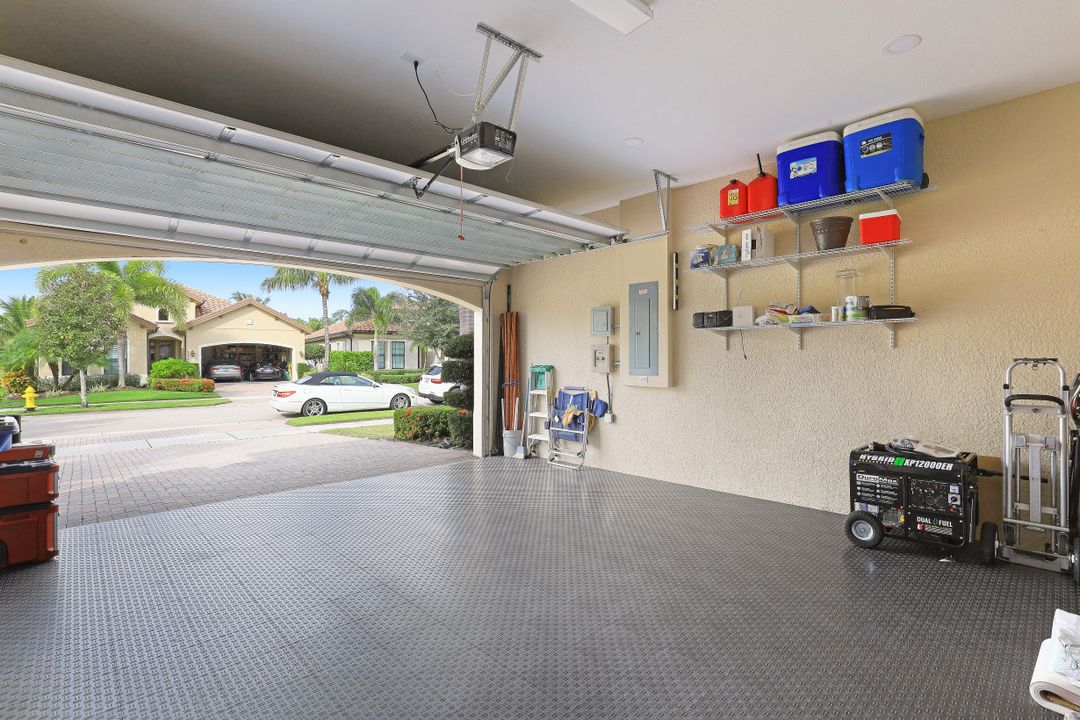 9367 Isla Bella Cir, Bonita Springs, FL 34135