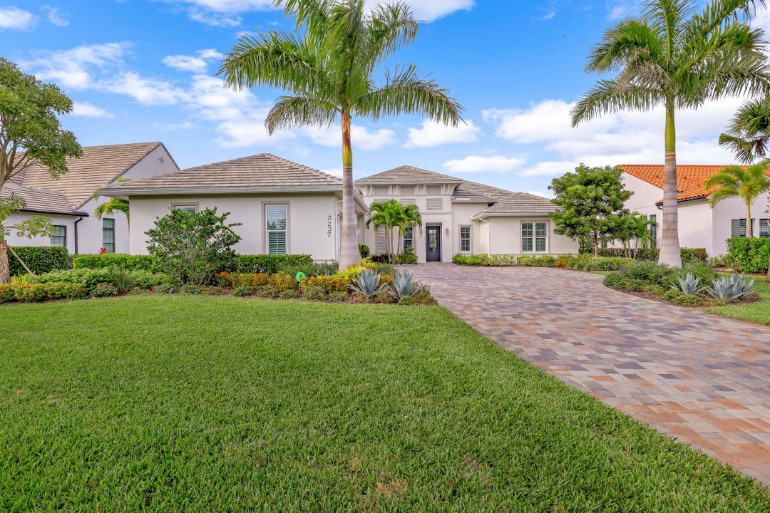 3237 Tavolara Ln, Naples, FL 34114