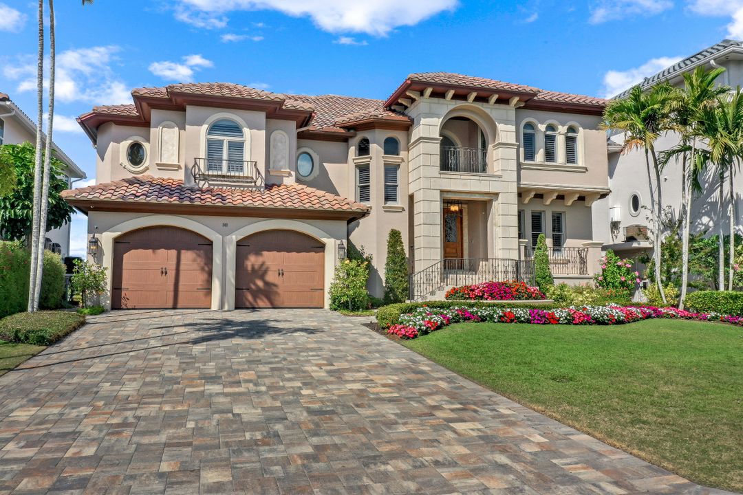 343 Oak Ave, Naples, FL 34108