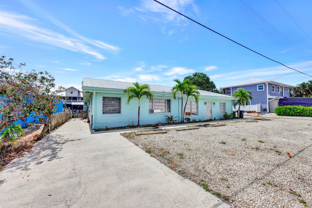 2381 Oleander St #A /B, Saint James City, FL 33956