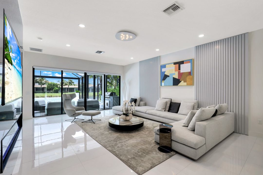 4448 Aurora St, Naples, FL 34119