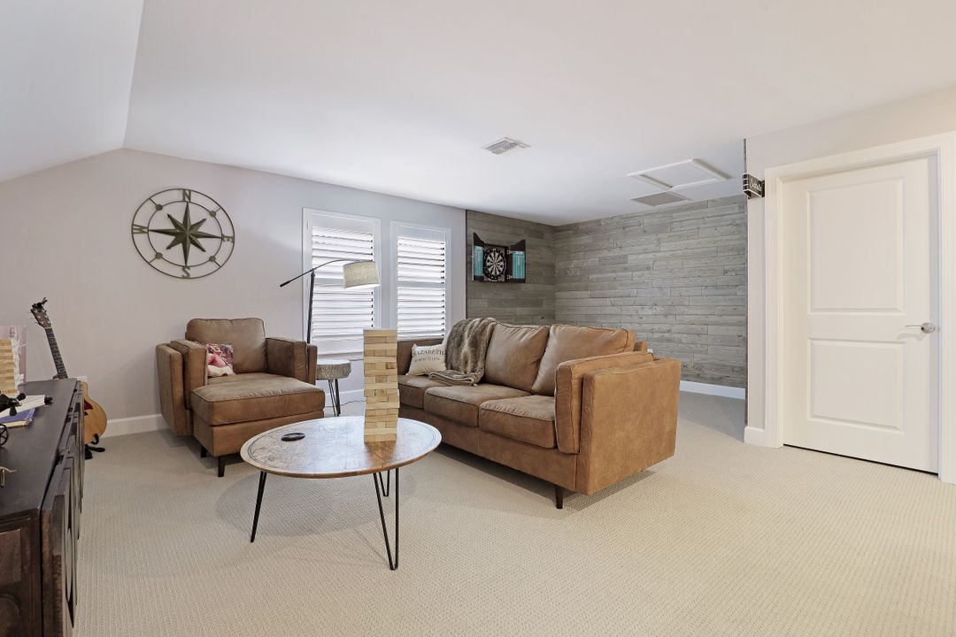 19332 Aqua Shore Dr, Fort Myers, FL 33913